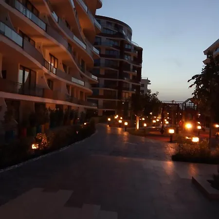 Beautiful In Cyprus 公寓 凯里尼亚